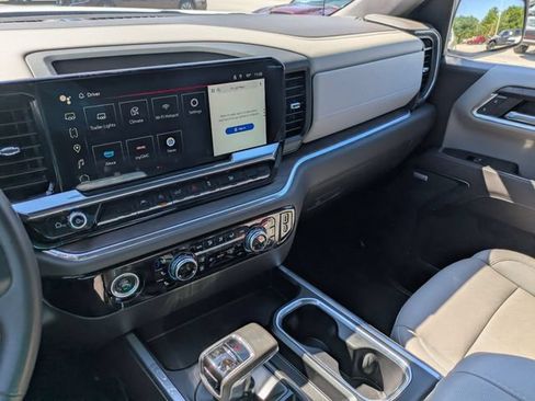 Used 2024 GMC Sierra 1500 SLT w/ SLT Premium Package AWD/4WD image 19