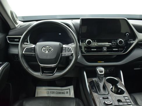 Used 2023 Toyota Highlander Limited AWD/4WD image 18