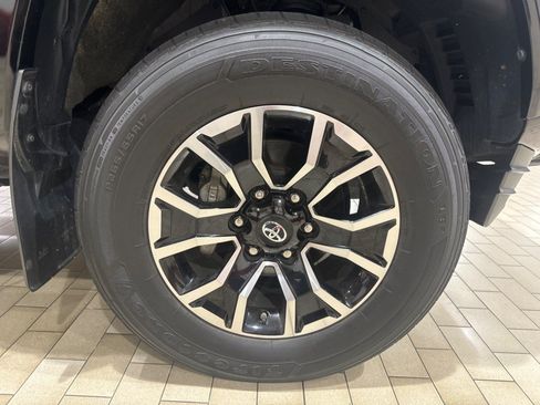 Used 2021 Toyota Tacoma TRD Sport AWD/4WD image 5