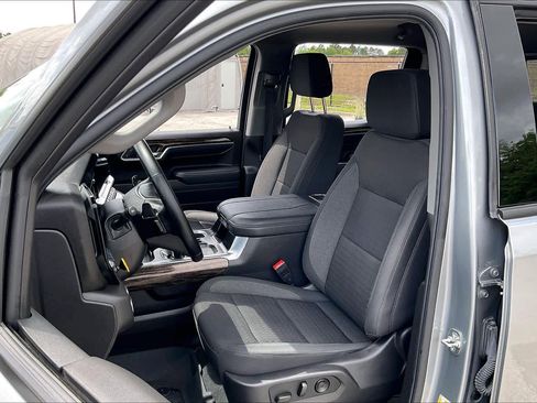 Used 2025 GMC Sierra 1500 Elevation w/ Preferred Package image 8