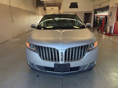 Used 2015 Lincoln MKX AWD w/ Equipment Group 102A image 2