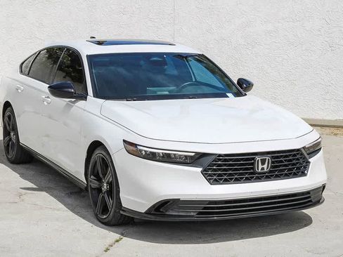 Used 2024 Honda Accord Sport image 3