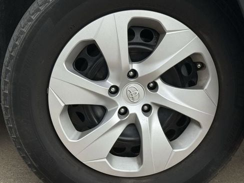 Used 2023 Toyota RAV4 LE FWD image 10