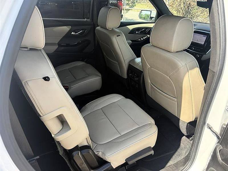 Used 2023 Chevrolet Traverse Premier FWD image 48