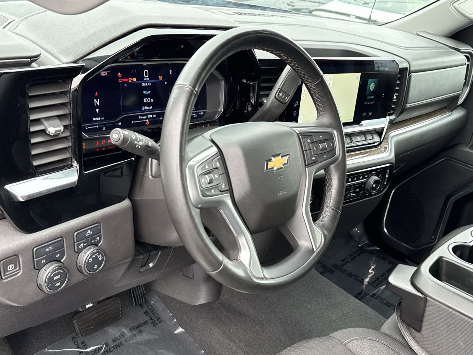 Used 2024 Chevrolet Silverado 1500 LT AWD/4WD image 15