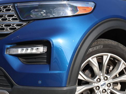 Used 2023 Ford Explorer Limited AWD/4WD image 11