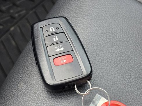 Used 2022 Toyota Camry SE AWD/4WD image 31