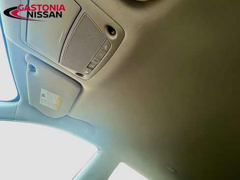 Used 2020 Nissan Pathfinder S image 27