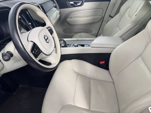 Used 2023 Volvo XC60 B5 Plus AWD/4WD image 13