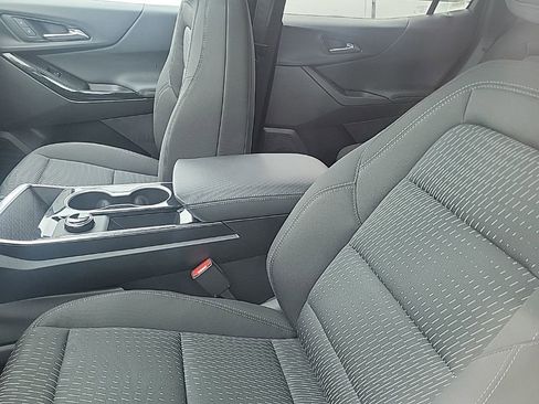 Used 2026 Chevrolet Equinox LT FWD image 6