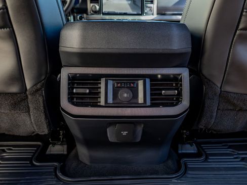 Used 2026 Ford F450 Platinum w/ FX4 Off-Road Package image 32