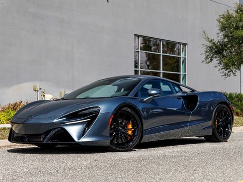 New 2026 McLaren Artura RWD image 30