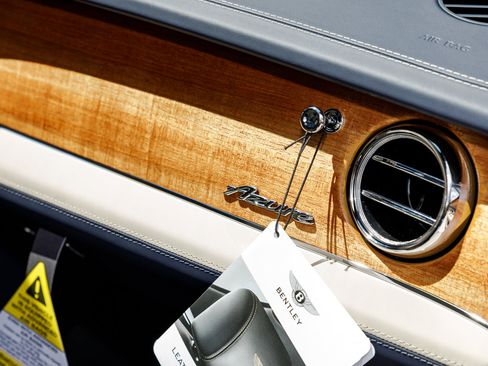 New 2025 Bentley Bentayga Extended Wheelbase image 38