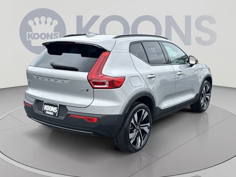 Used 2023 Volvo XC40 B5 Plus w/ Protection Package Premier AWD/4WD image 11