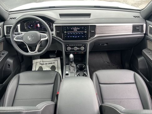 Used 2023 Volkswagen Atlas Cross Sport SE image 25