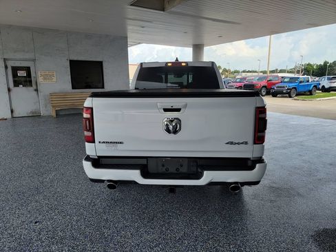 Used 2023 RAM 1500 Laramie AWD/4WD image 4