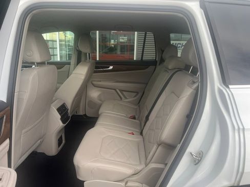 Certified 2024 Volkswagen Atlas SE image 14