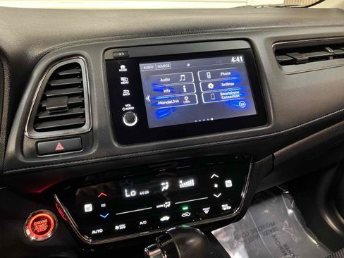 Used 2019 Honda HR-V EX image 8