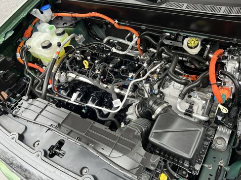 Used 2025 Ford Maverick Lariat w/ Black Appearance Package image 27