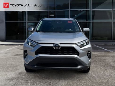 Used 2022 Toyota RAV4 XLE Premium AWD/4WD image 14