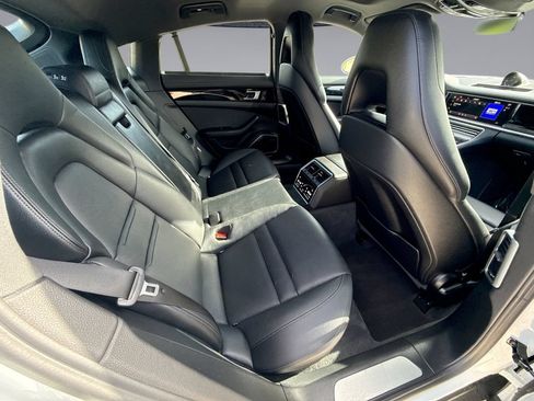 Used 2022 Porsche Panamera w/ Premium Package RWD image 17