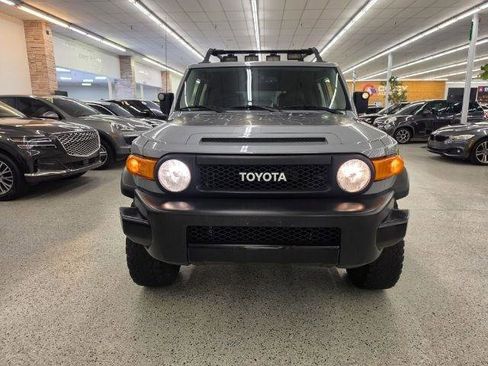 Used 2013 Toyota FJ Cruiser 4WD w/ Trail Teams Special Edition image 2