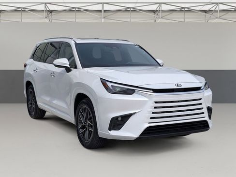 New 2026 Lexus TX 350 AWD image 2