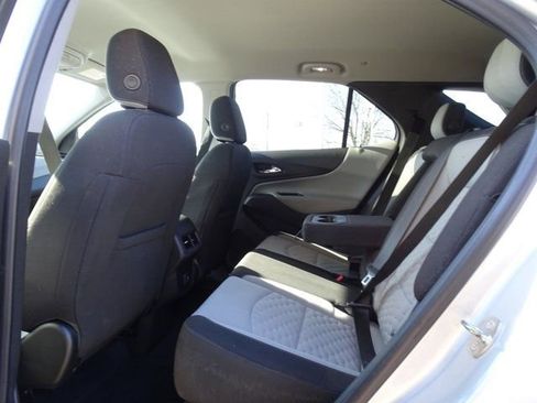 Used 2020 Chevrolet Equinox LT image 16