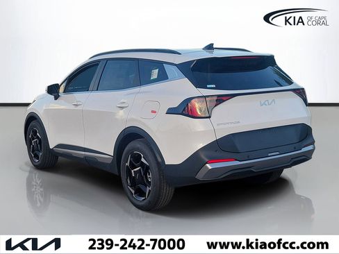 New 2026 Kia Sportage EX w/ EX Panorama Roof Package FWD image 4