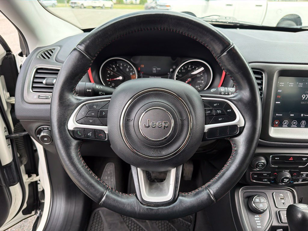 Used 2017 Jeep Compass Trailhawk w/ Popular Equipment Group AWD/4WD image 15