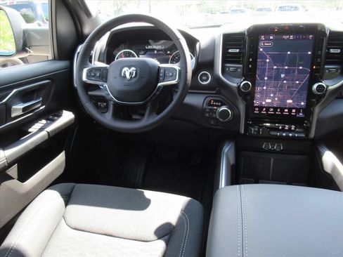 New 2026 RAM 1500 Big Horn AWD/4WD image 13
