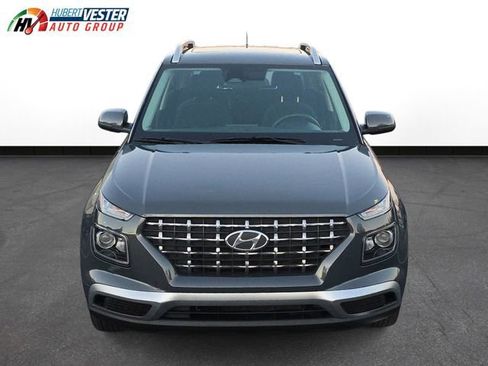 Used 2024 Hyundai Venue SEL image 3