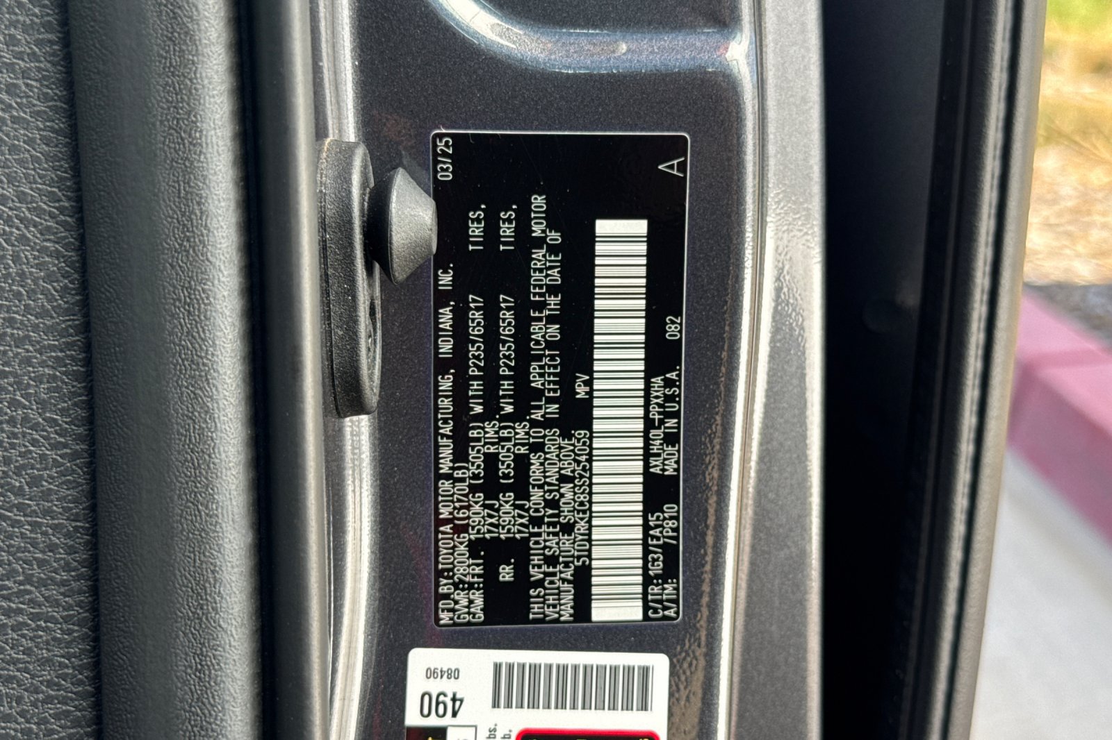 Used 2025 Toyota Sienna XLE FWD image 55