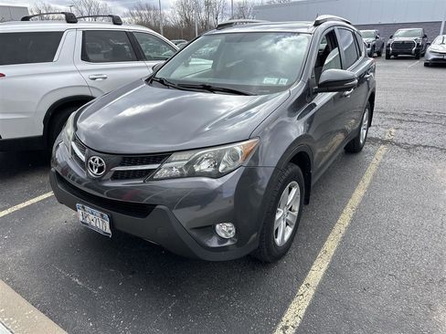Used 2013 Toyota RAV4 XLE image 3