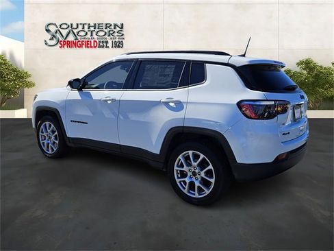 Used 2025 Jeep Compass Latitude w/ Altitude Special Edition image 3