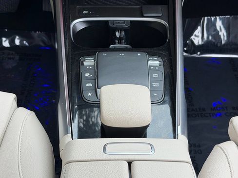 Used 2022 Mercedes-Benz GLB 250 4MATIC w/ Premium Package Lite image 47