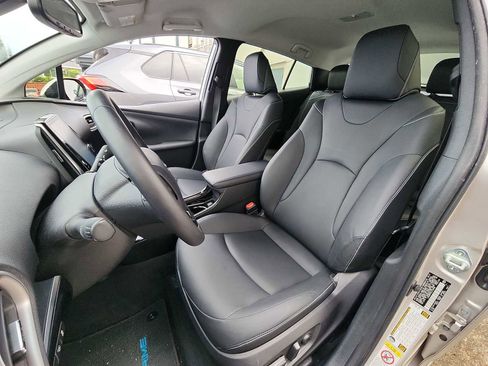 Used 2020 Toyota Prius Prime Limited image 12