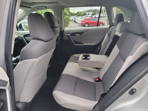 Used 2022 Toyota RAV4 XLE image 15