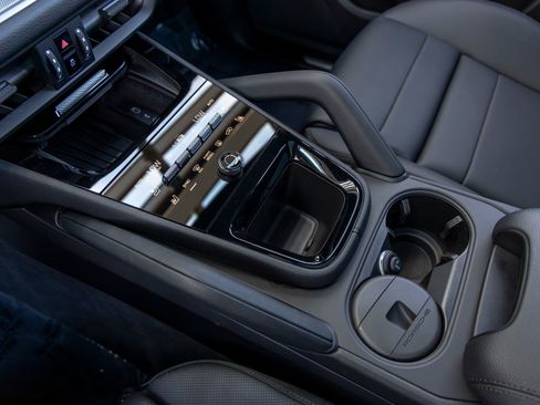 Certified 2026 Porsche Cayenne image 39