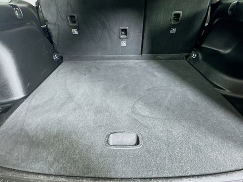 Used 2023 Jeep Grand Cherokee Limited w/ Luxury Tech Group II image 29