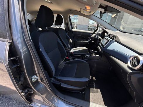 Used 2025 Nissan Versa SV FWD image 35
