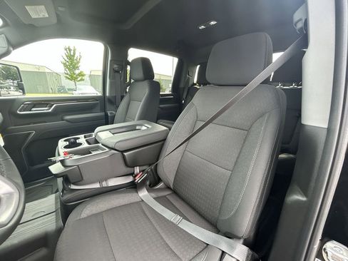 New 2025 GMC Sierra 2500 SLE w/ SLE Value Package; image 20