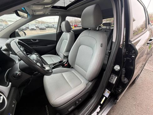Used 2021 Hyundai Kona Limited w/ Cargo Package image 18