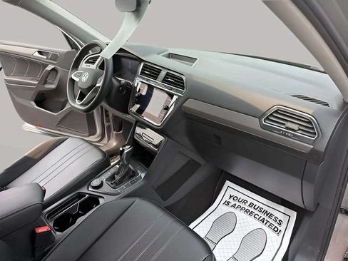 Certified 2023 Volkswagen Tiguan SE AWD/4WD image 30