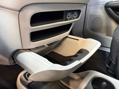 Used 2023 Chrysler Voyager LX FWD image 21