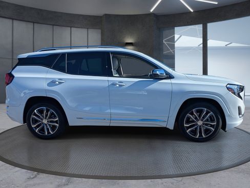 Used 2020 GMC Terrain Denali w/ Denali Premium Package image 7
