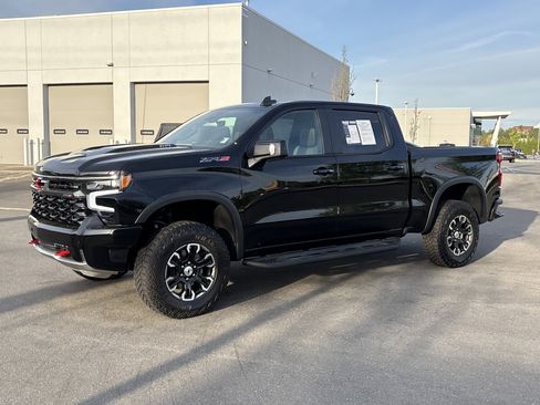 Used 2025 Chevrolet Silverado 1500 ZR2 w/ Technology Package AWD/4WD image 5