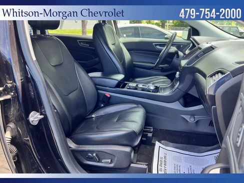 Used 2019 Ford Edge Titanium FWD image 11