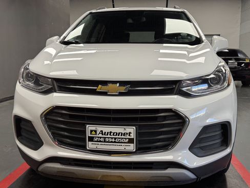 Used 2020 Chevrolet Trax LT w/ Driver Confidence Package image 8