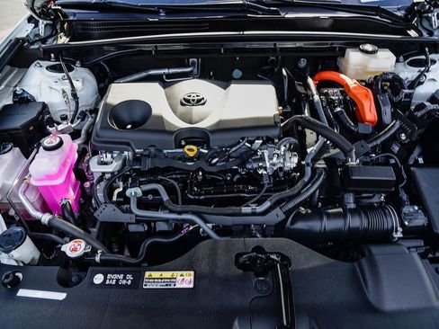 Certified 2023 Toyota Crown XLE image 32